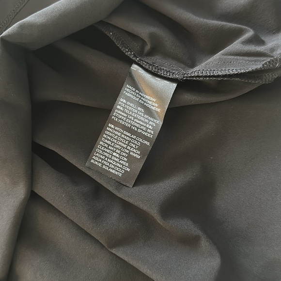 Chicos zenergy UPF Notch Neck Tank black size 14 - Picture 5 of 5